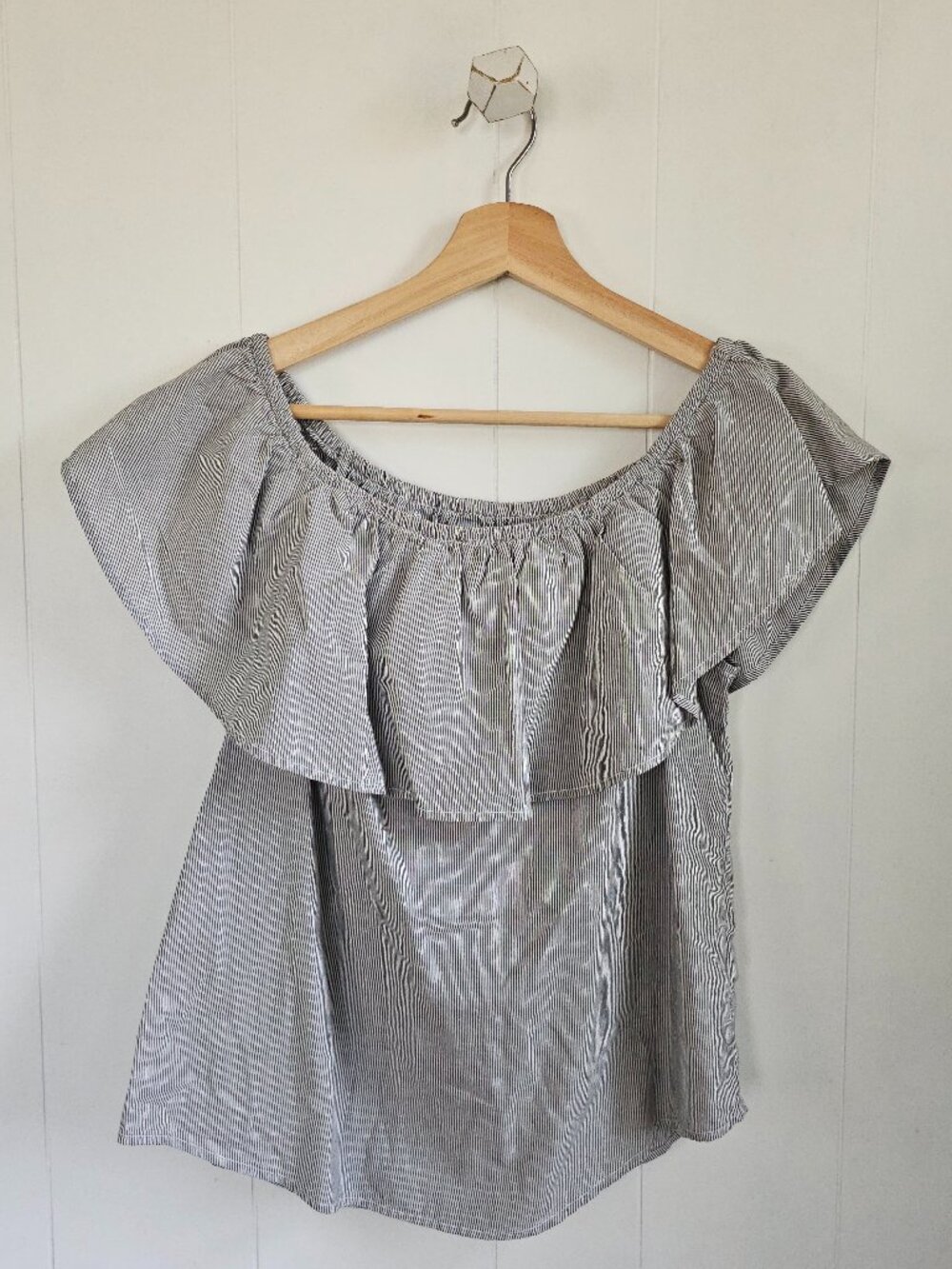 H&M Striped Off-Shoulder Ruffle Blouse